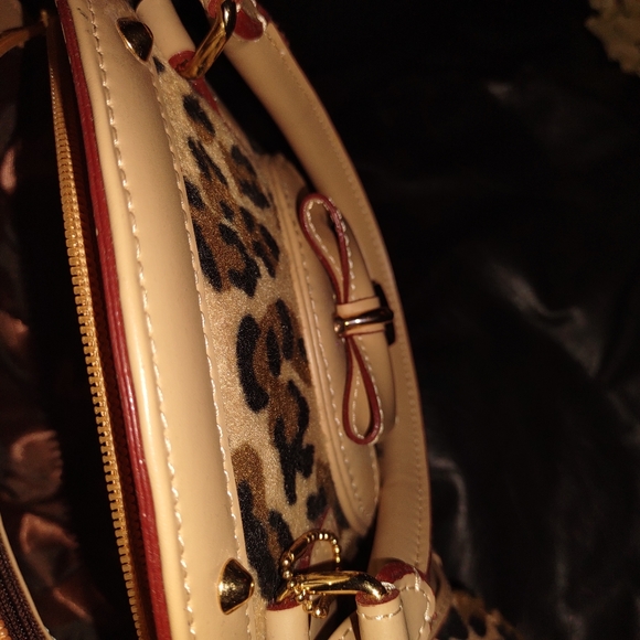 Cheetah Print Purse with flip phone case - Picture 5 of 8